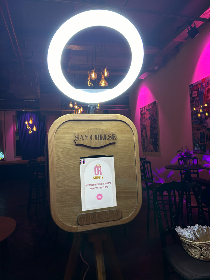 עמדת סלפי מגנטים