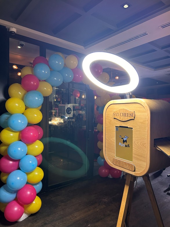 עמדת צילום מגנטים